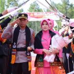 Tradisi Pedang Pora Sambut Kapolres Bener Meriah AKBP Tuschad Cipta Herdani