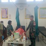 Satgas Pamtas Tamalatea Responsif Evakuasi Ibu Hamil Yang Alami Pendarahan di Perbatasan RI-PNG